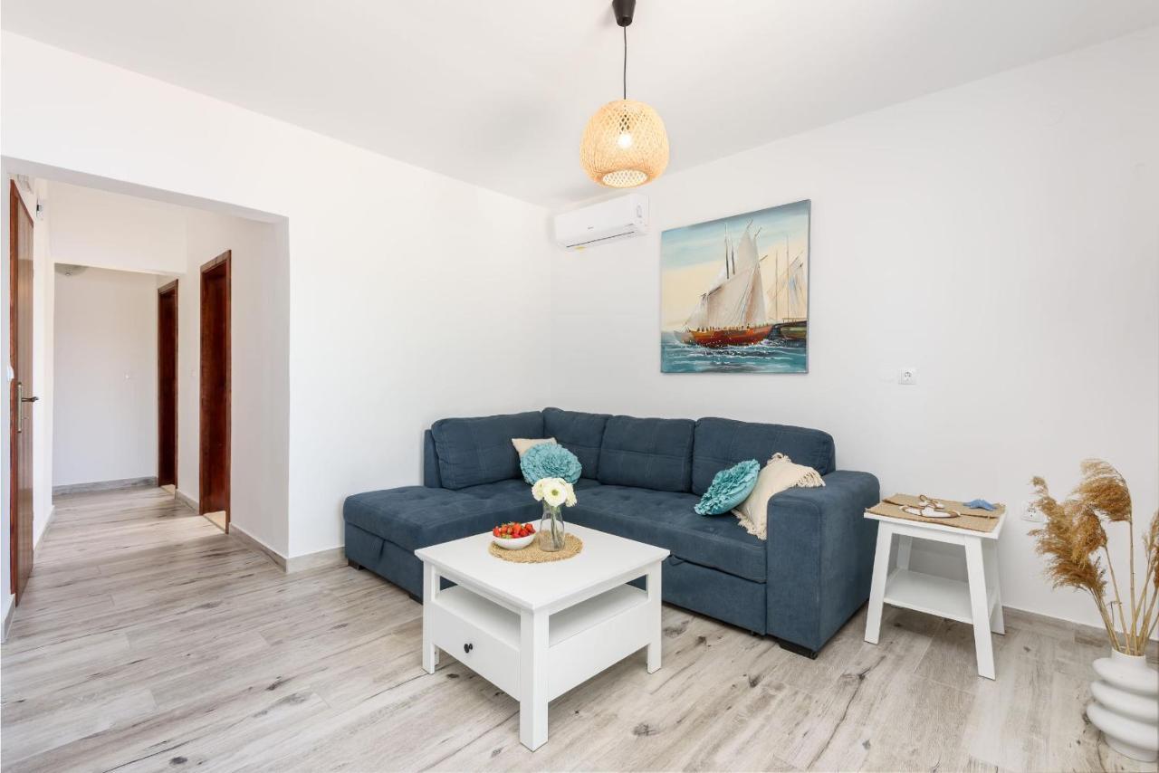 Apartments Morska Vila 3 Комарна Экстерьер фото