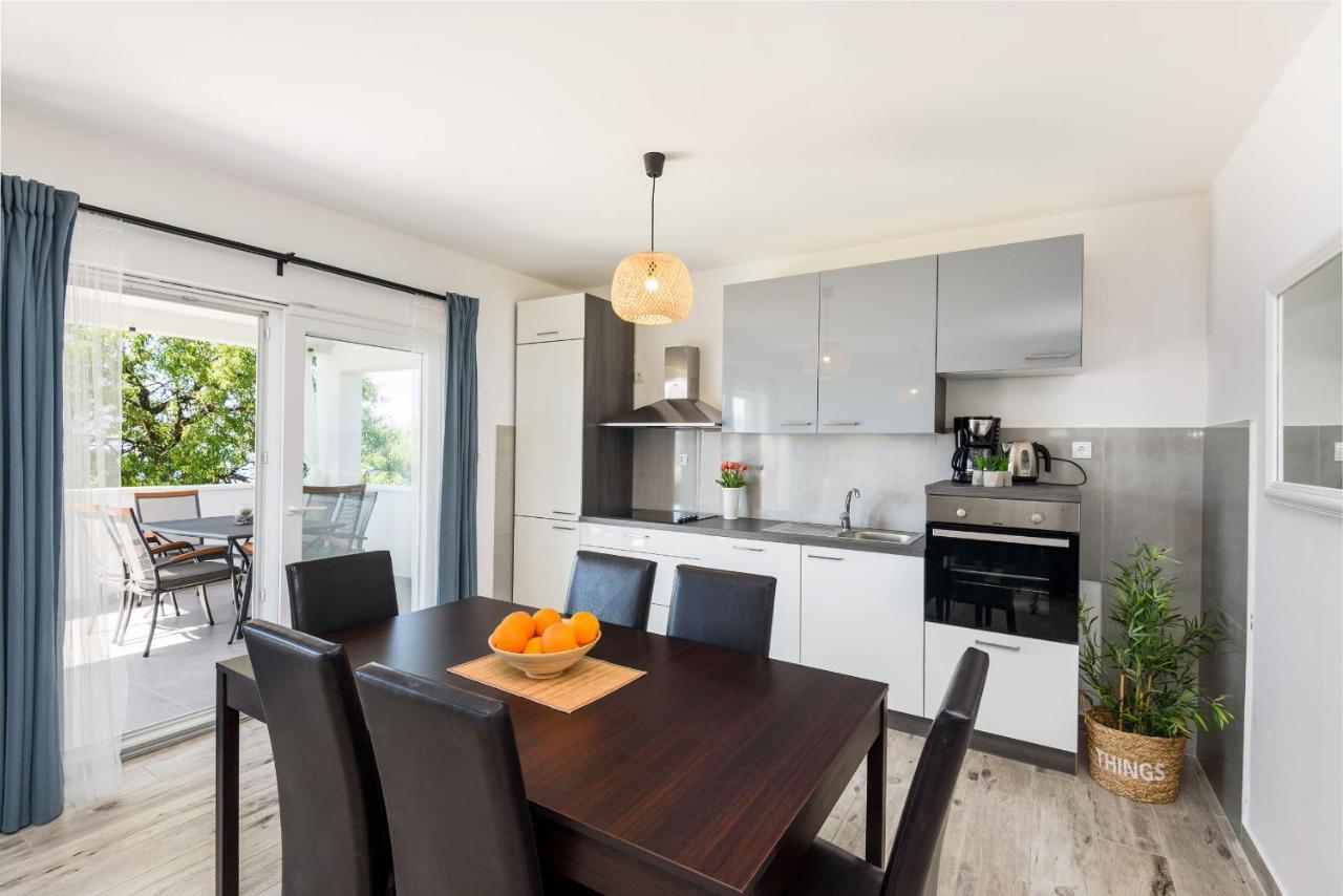 Apartments Morska Vila 3 Комарна Экстерьер фото